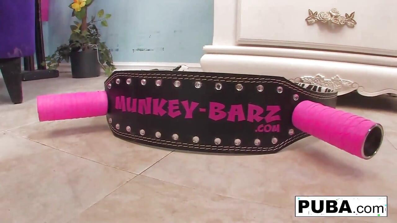 Britney ตัดสินใจลองของเล่นใหม่ของเราและเย็ด