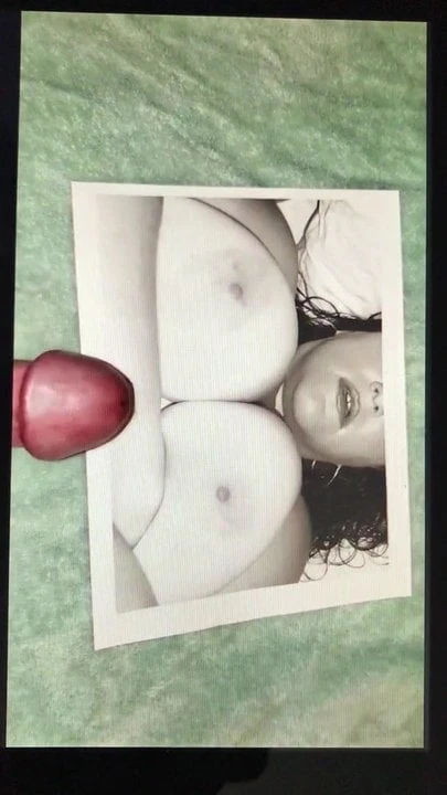 Great tribute of her 44DDs