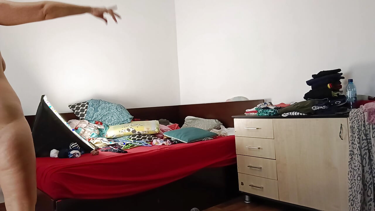 Amateur wife vacuuming in the bedroom. Amateur wife gives me a handjob until I cum.