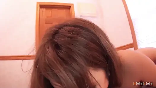 Dua gadis remaja asia yang imut suka berbagi kontol besar sampai dicrot sperma hangat