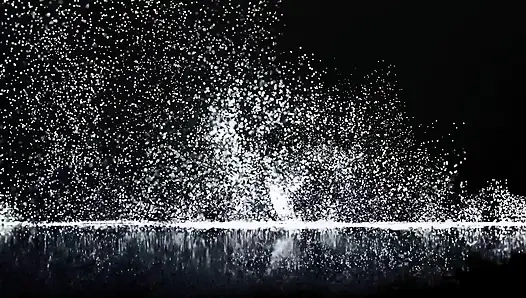 Holly Anderson amına dildo sokuyor