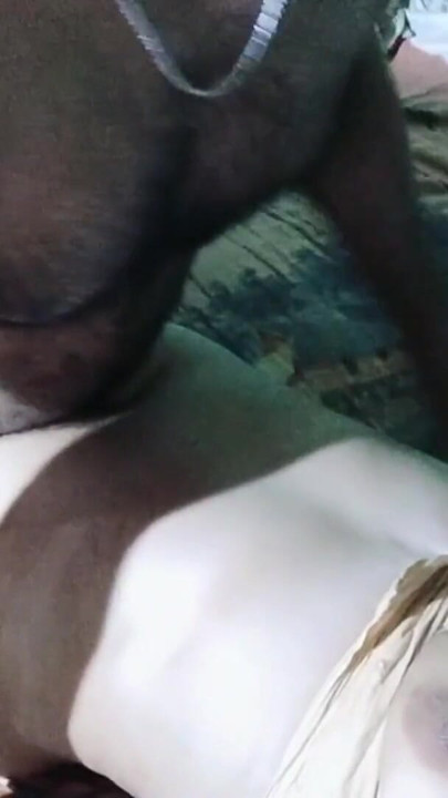 Gorakhpur Village Bhabhi ka charpai par hot sex video | Clip 1
