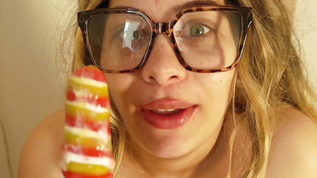 Indian Stepsister Sucks Her Lollipop Ice Cream Like She's Sucking a Dick, She Sucks It and Shows off Her Skills on a Lollipop