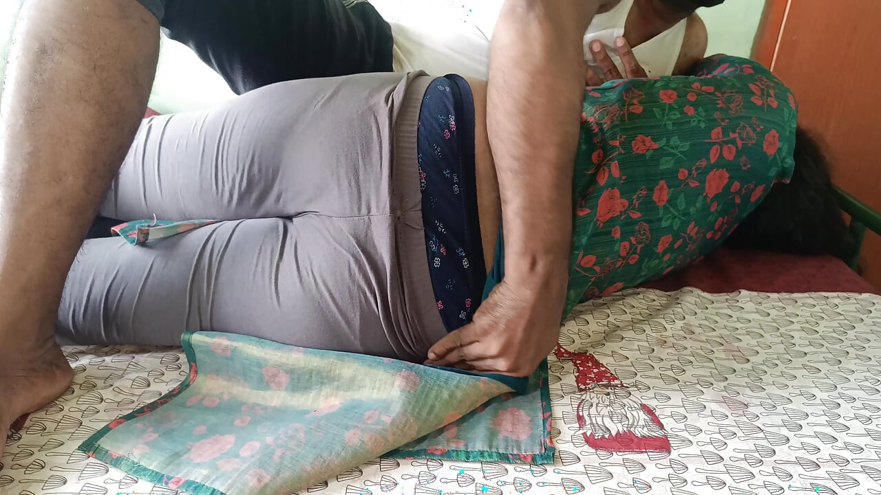 Married women shared bed and hot fucking with neighbour batchelor