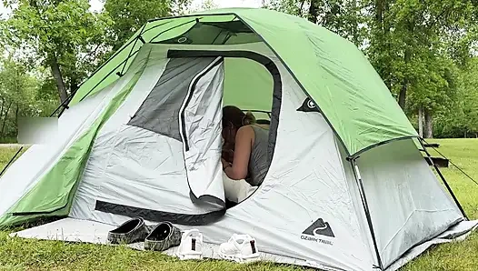 Жена хочет, чтобы за ней наблюдали за трахающейся в парке