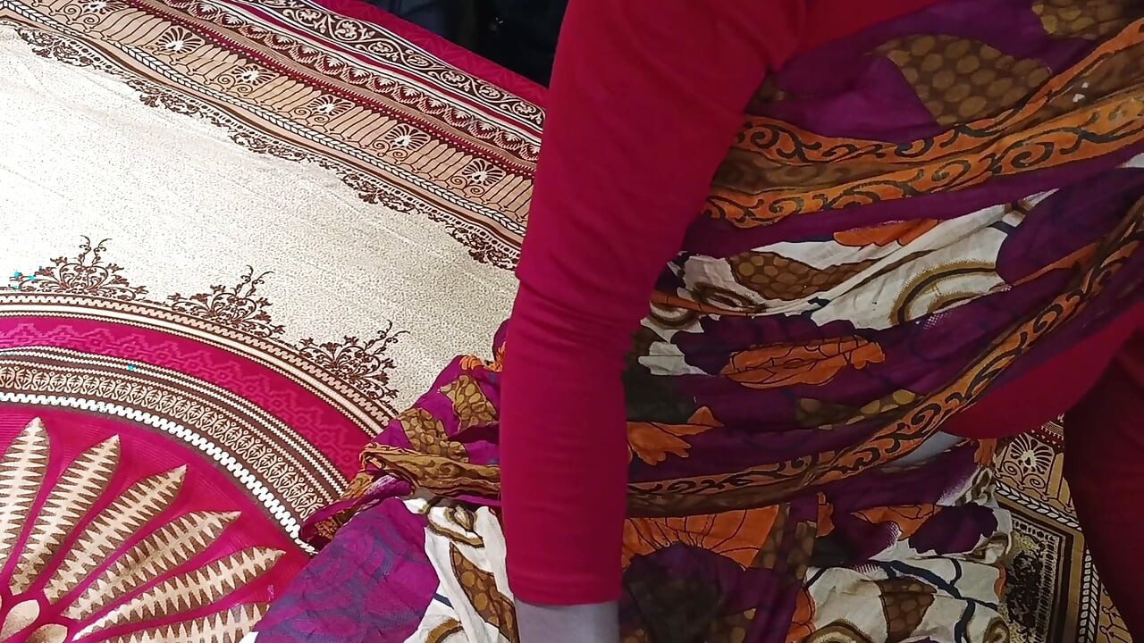 Bangladeshisk landsby fattig stuepige nyder med husejer klar beskidt lyd