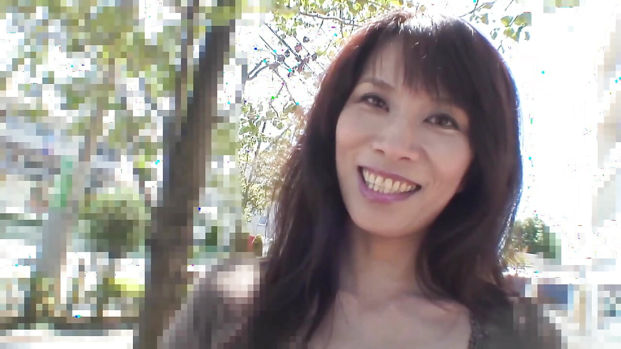 Sexy housewife lady Mariko enjoys toys and a creampie