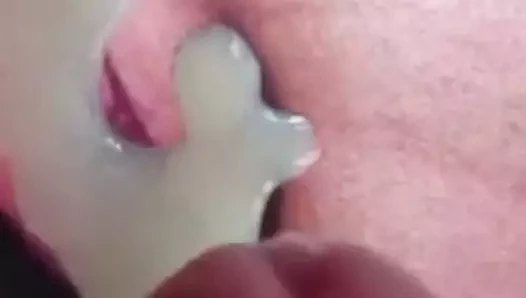 airhostess angespritzt in Slow Motion