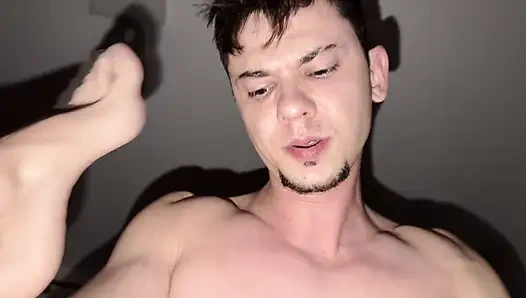 He Fucks a Model at Home and Records It