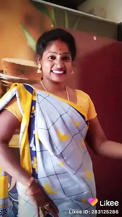 Sexy Tamil whore housewife dances