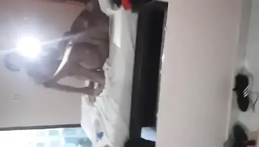 Suamiku minta temannya untuk sama aku