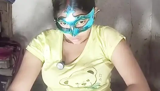 Gadis cantik lagi asik masturbasi memeknya audio bahasa india