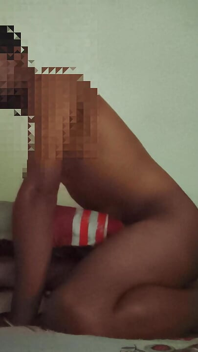 Boy Masturbating fucked the pillow