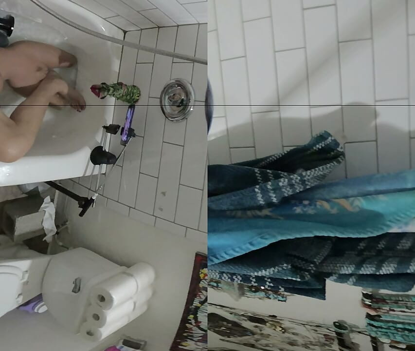 Lizzy Yum VR October 2026 Bathing Masturbation Dilating