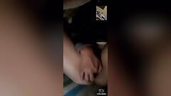 Videollamada india dedeándose con una chica india caliente