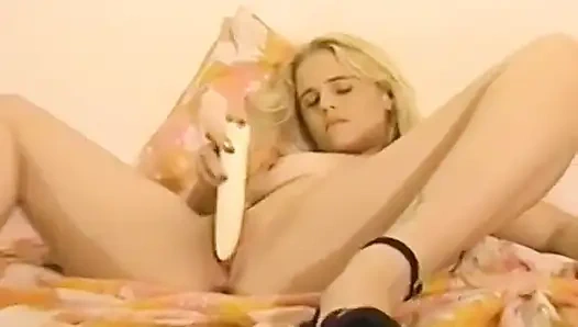 Mystique suka banget orgasme