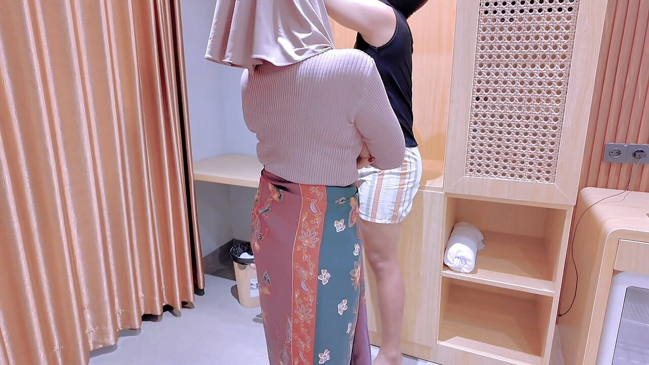 A Hijab Sister-in-Law Is Being Seduced By Her Husband