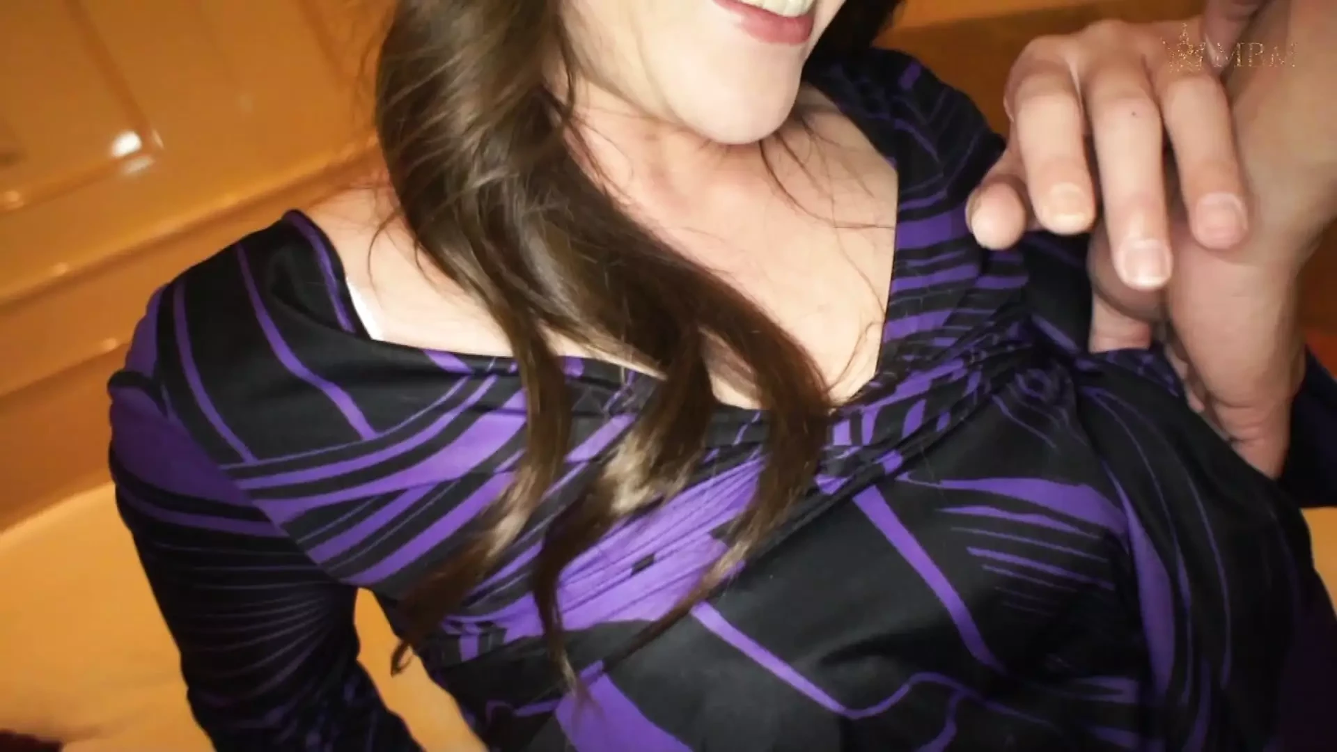 M630G17 スタイル抜群の美熟女！美女でもあそこはヌっちゃヌちゃ本気汁でパンティに大きなシミを…