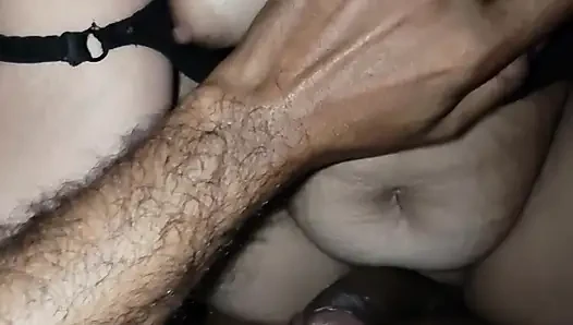 Indische heiße bhabhi-sunnitin fickt hart mit nach silikon-kondom Beste position voll zufrieden