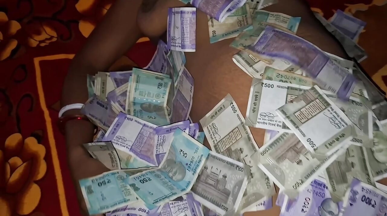 幸運的僕人操了夫人，讓她為收到的錢開心