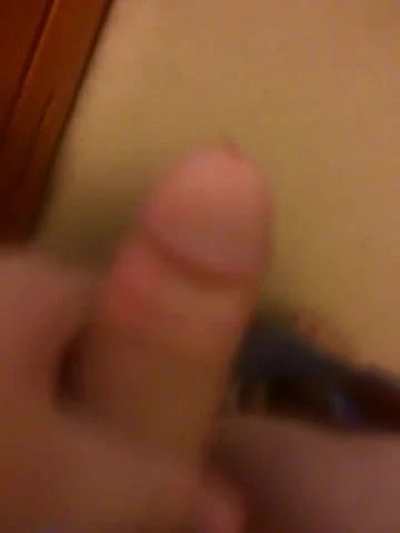 21yo bitch jerks her clit on kik