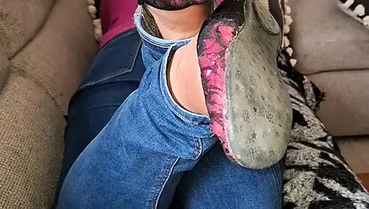 Оставайтесь игнорируемыми у моих вонючих и грязных ног