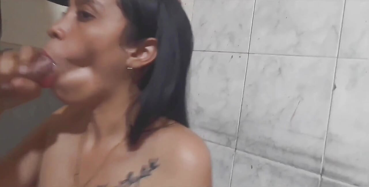 My Young Neighbor Wants to Suck My Dick and Put It in Her Big Ass