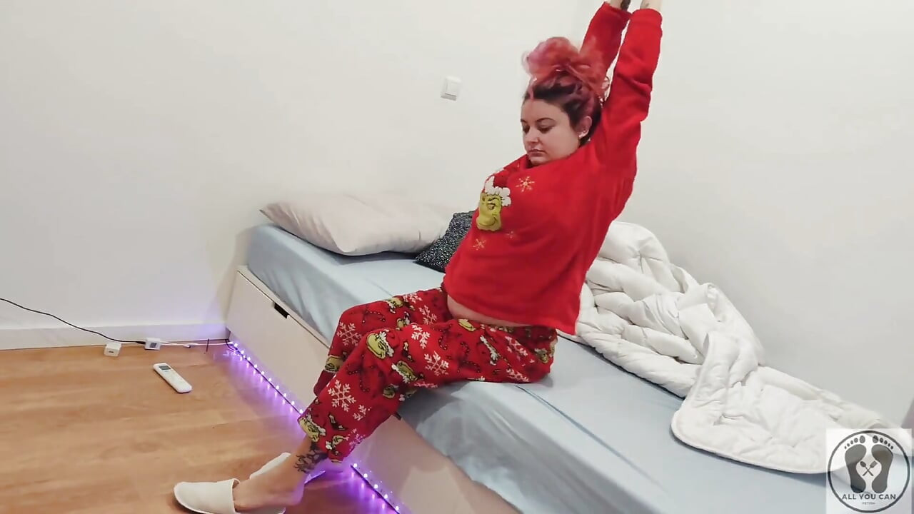 Pee Golden Shower Myself on My Face Before a Regular Shower