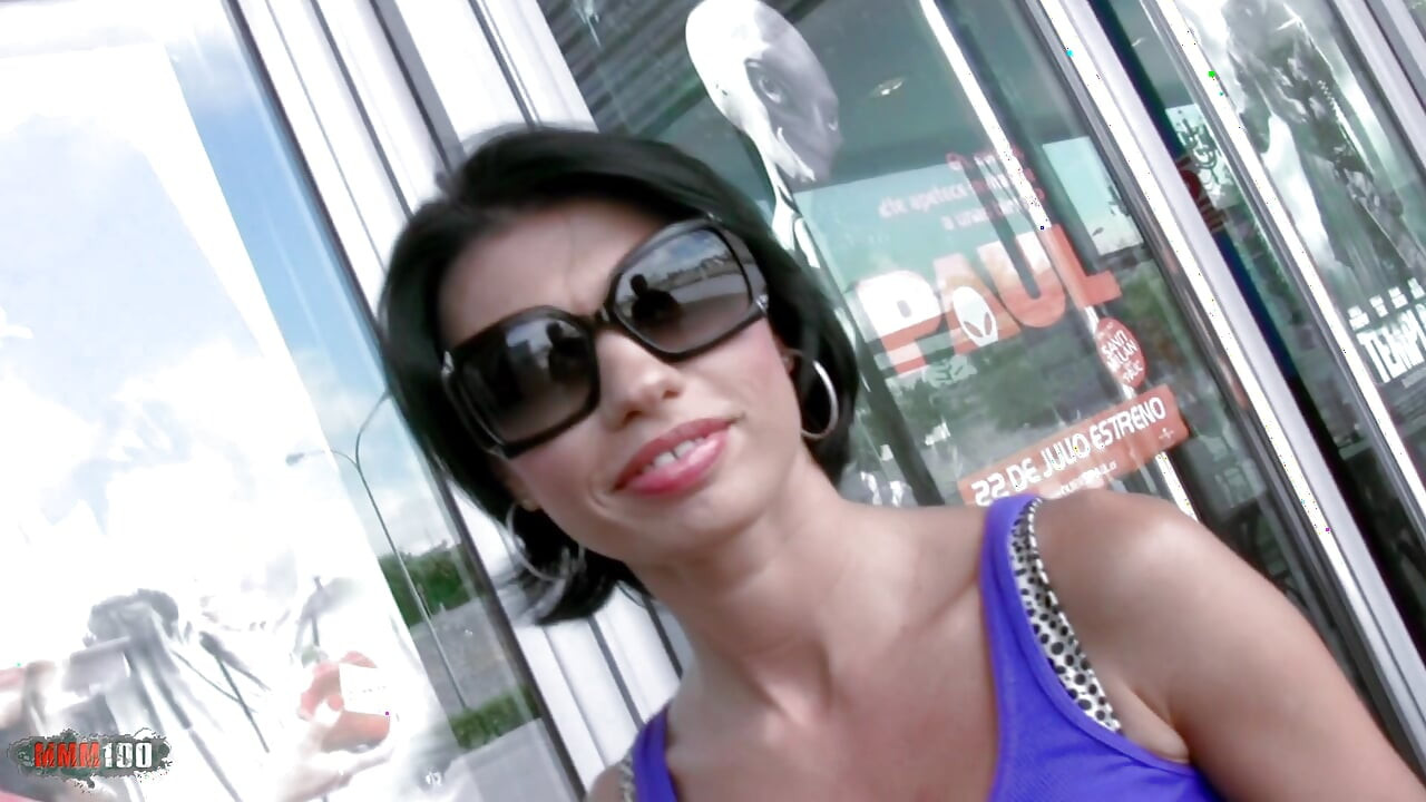 Mademoiselle Justine - scenă cu matură sexy europeană cu muie și ejaculare