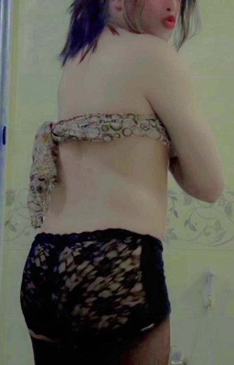 A young boy showing off his body in girls' underwear – this is Mimoukaba when femininity speaks.