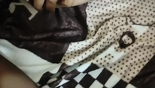 Suman hielt ihren schwager vor ihrem ehemann fest und sagte tief in sich