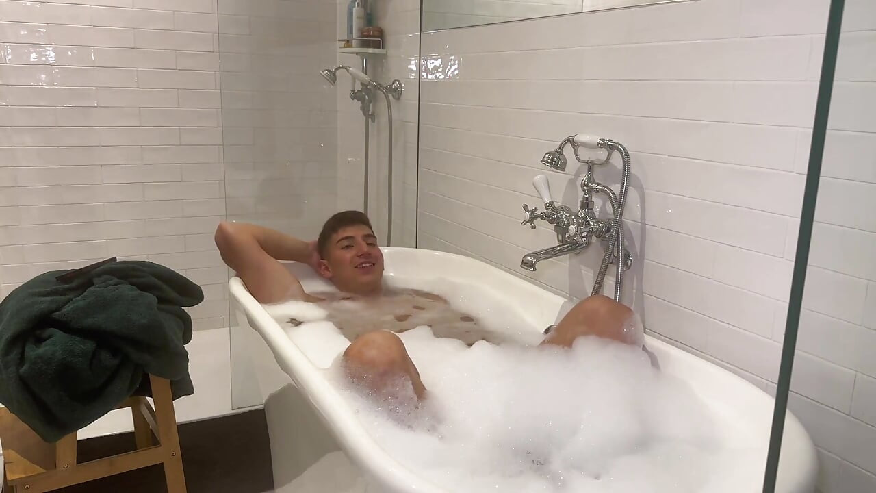 Sensual Fun in the Bath My House- Yasmina Khan