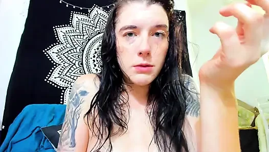 Ovulating Girl Makes a Creamy Mess