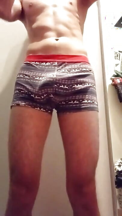 Guy jerks off in the fitting room