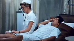 Retro fantasieparodie verpleegster - seks tijdens oorlogstijd