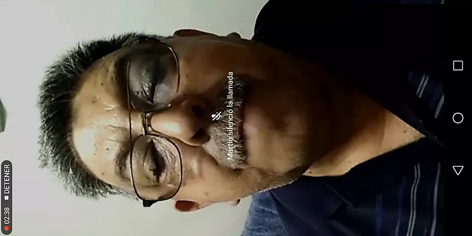 मोटे, बूढ़े, बालों वाले, कैमरे में निष्क्रिय masturbates।