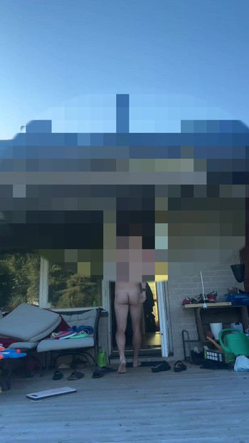 Coffe in the Nude 22-08-25