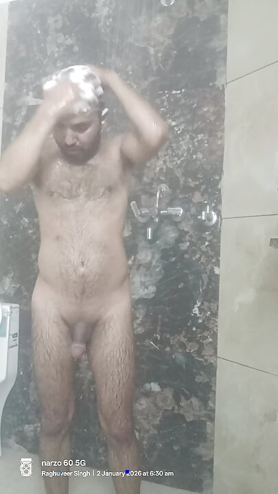 ชาย desi อินเดียสนุกกับการอาบน้ําและโชว์ช่วยตัวเองกับเจ้าหน้าที่ตํารวจเพื่อนบ้านลุงป๋าปากีสถานครูทหาร gr