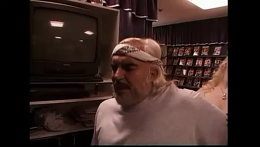 Дико подпрыгивающие сиськи