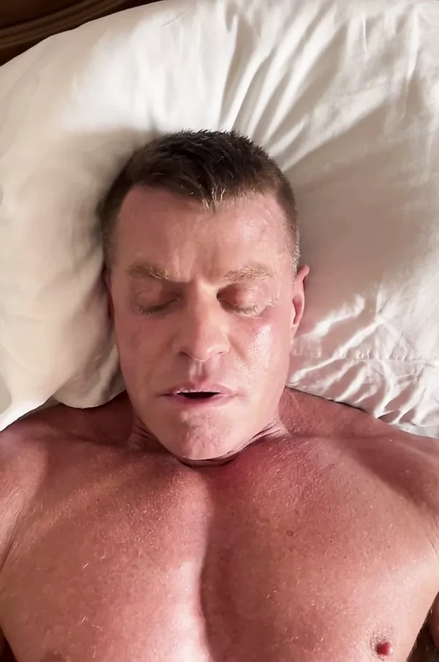 Mature dilf blows a quick morning load