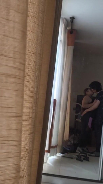 I kiss passionately with single mom who really wants to do crazy things | Clip 3