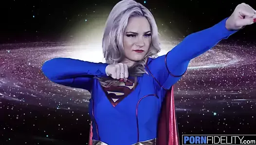 PornFidelity Supergirl открывает ее задницу для фаната с большим хуем