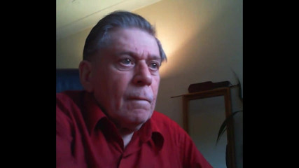 Abuelo golpe en webcam