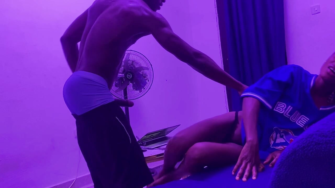 Fucked My Landlord’s Stepson for Rẽnt