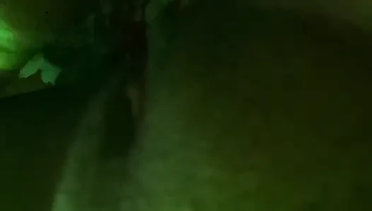 Freundin mit wasser kennen lernen, das in der nacht kommt