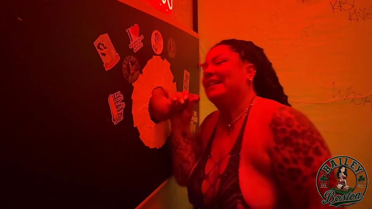La Polla Infiel Explota En El Gloryhole
