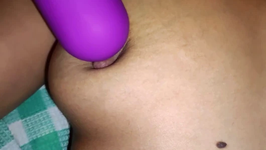 hindi neha 1st time pussy in vibretor cumshot  on pussy