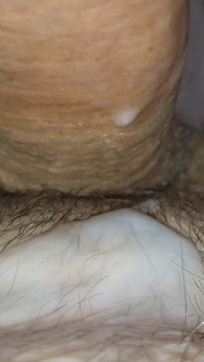 Yarağın kendisi boşalıyor, sperm uçuyor, yarak seğiriyor, vızıltı güçlü! | Klip 3