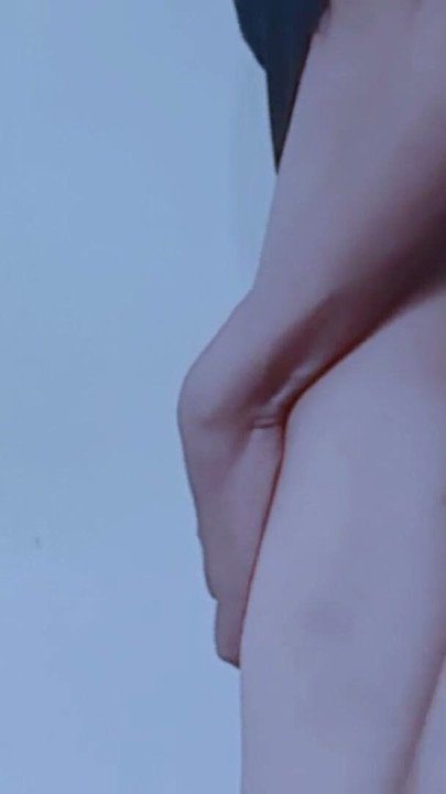 교실에서 아름다운 쪼이는 처녀 보지와 섹스하는 내 친구 Navya | 클립 2