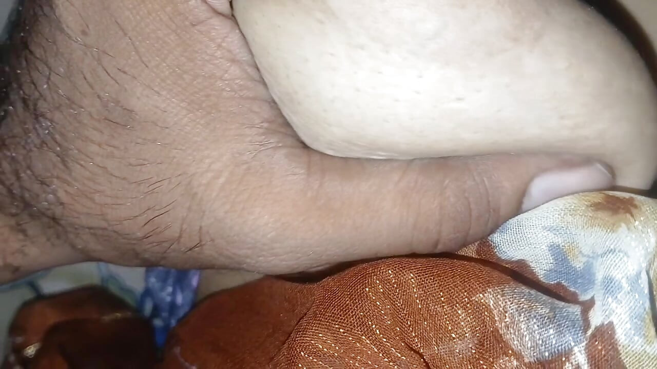 Boobs se milk nikla milk bali bhabhi